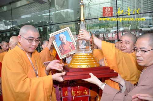 印顺导师舍利回归迎奉法会交接仪式在南普陀寺隆重举行(图10)