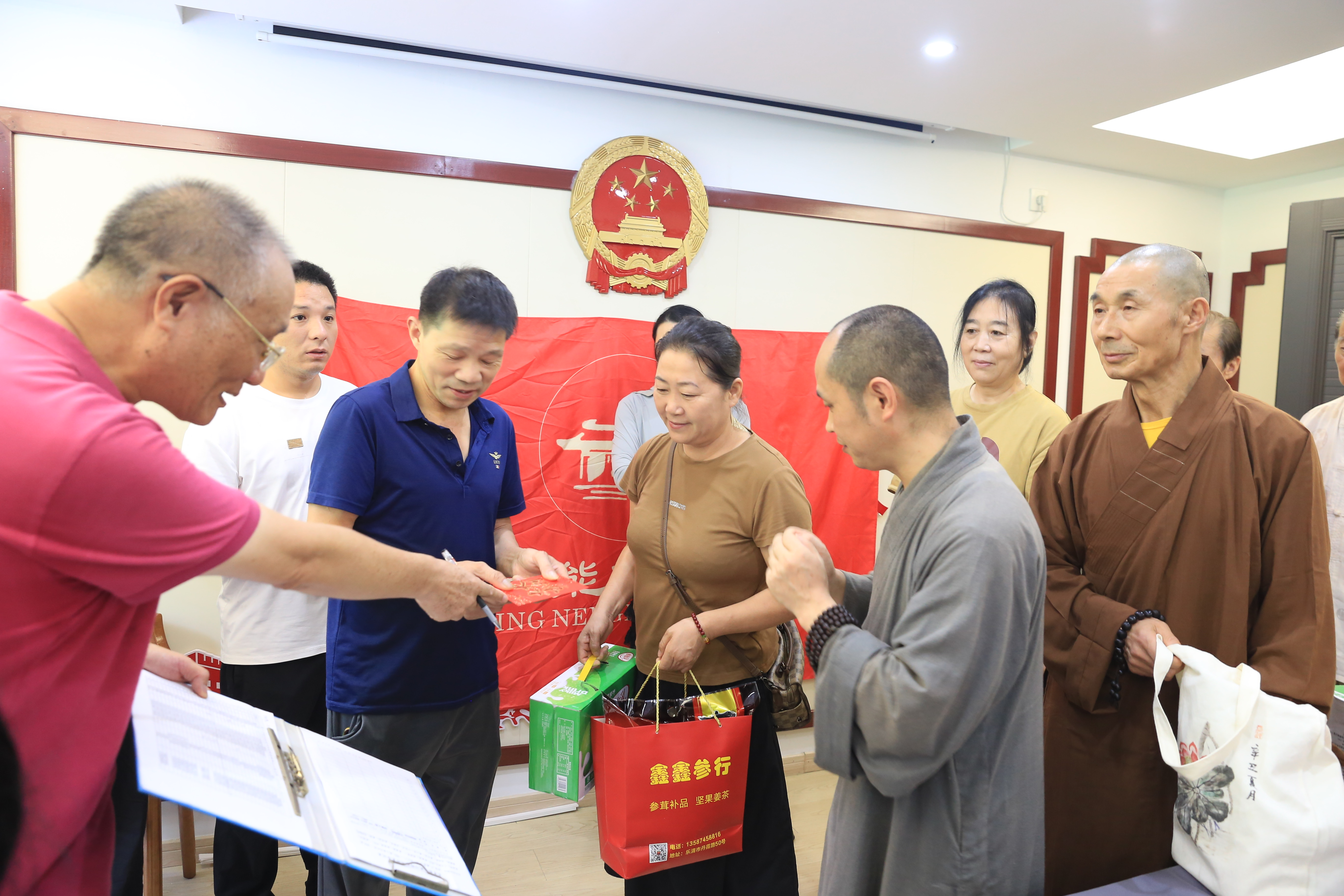 温州雁荡山能仁寺爱心群开展慈善扶贫活动(图6)