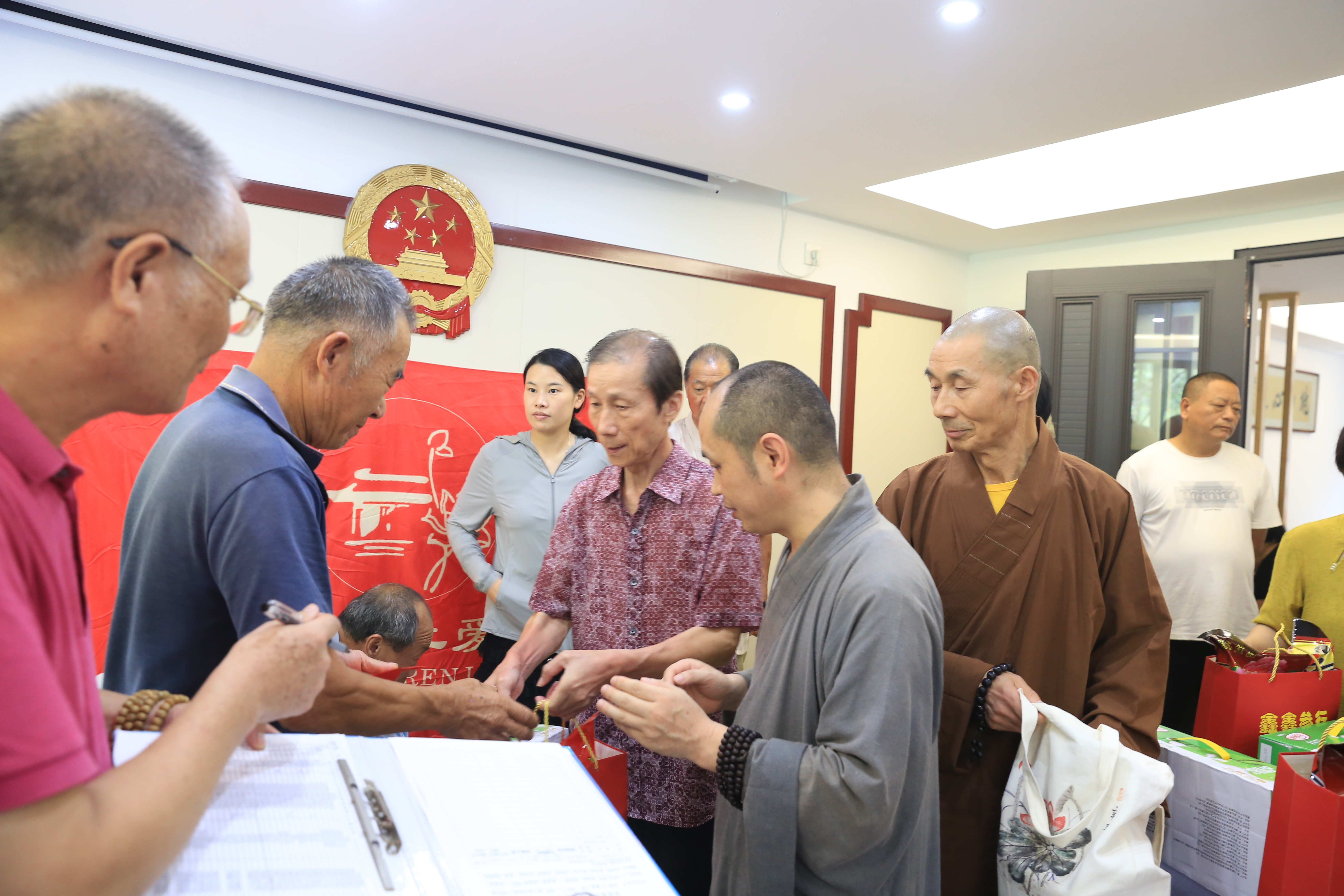 温州雁荡山能仁寺爱心群开展慈善扶贫活动(图7)